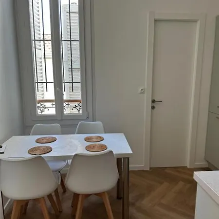 2 Chambres, De Luxe, A 50 M De La * Cannes